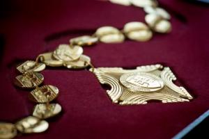 Insignia of the President of the Constitutional Court (Photo: Juraj Sasák, 2016)