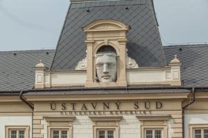 Statue of Lady Justice on the facade of the building on Hlavná Street (Photo: Juraj Sasák, 2016)