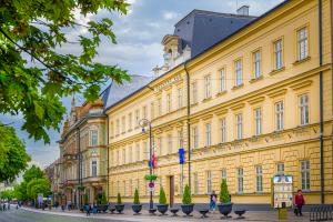 The building of the Constitutional Court on Hlavná Street (Photo: Ján Štovk, 2022)