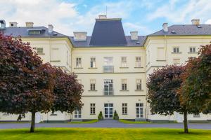 View of the Constitutional Court building from the courtyard (Photo: Ján Štovka, 2022)