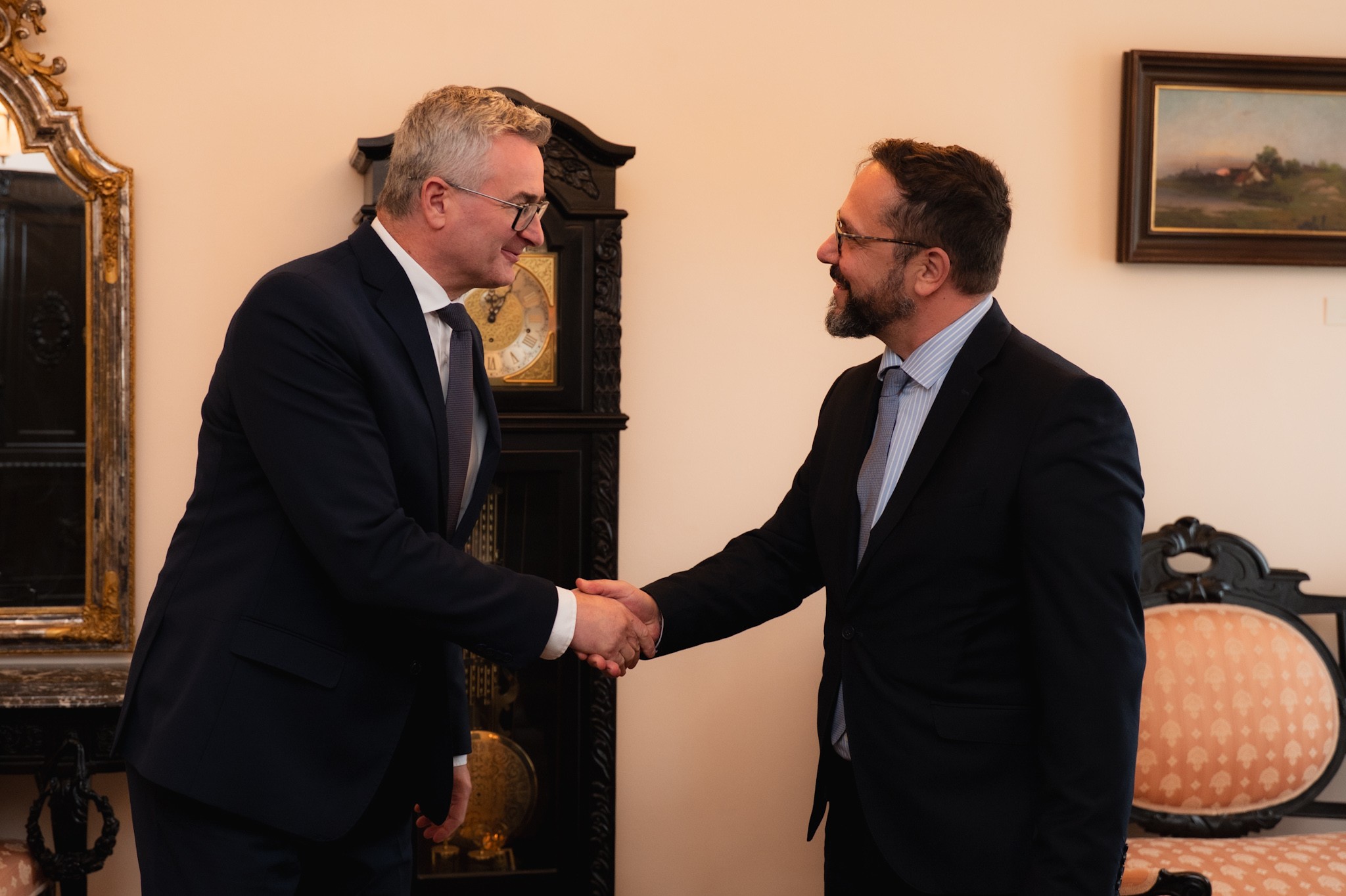 Obrázok Predseda Ústavného súdu Slovenskej republiky hovoril s povereným vedúcim Zastúpenia Európskej komisie na Slovensku o spolupráci