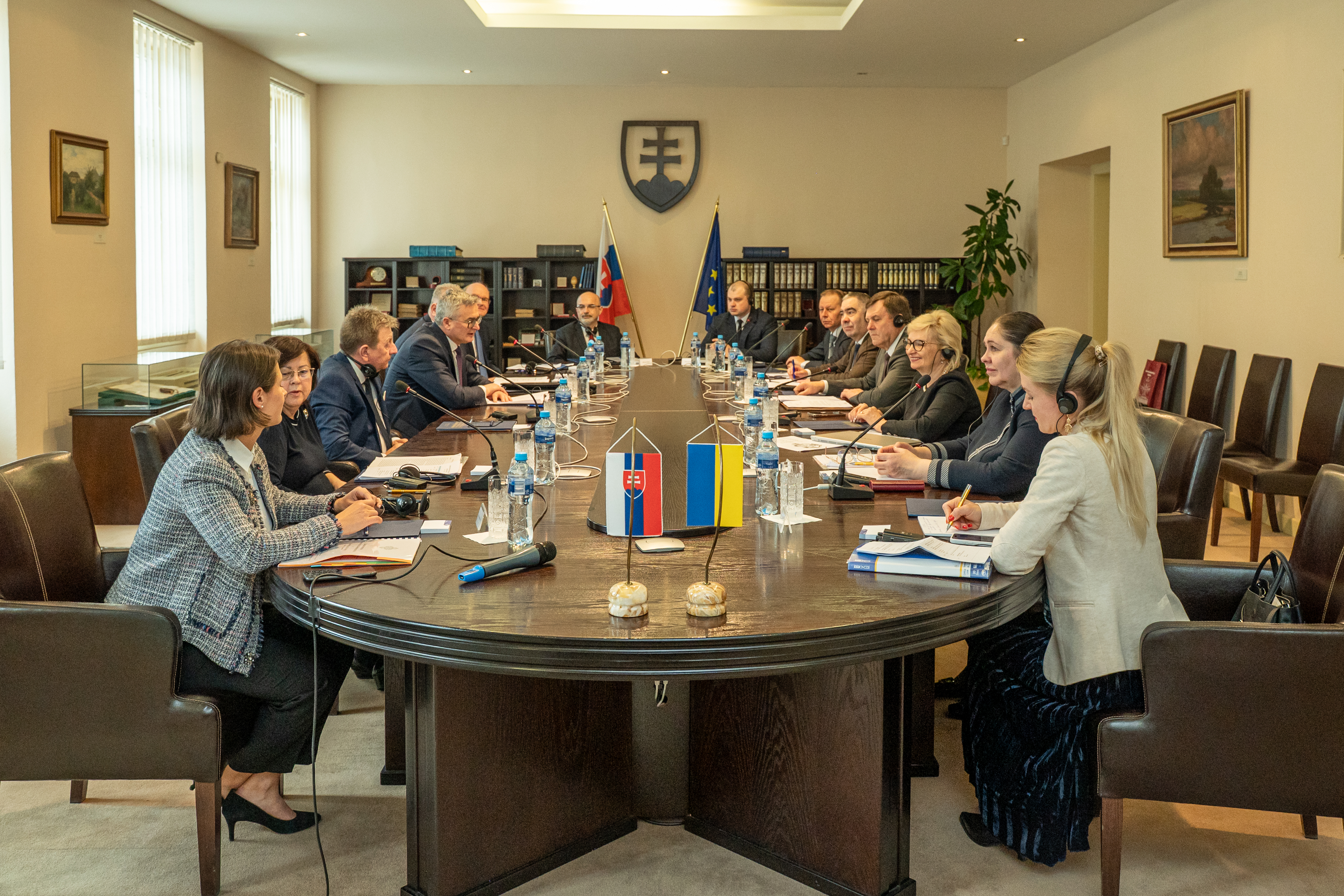 Obrázok Sudcovia Ústavného súdu Slovenskej republiky privítali v Košiciach  kolegov z Ústavného súdu Ukrajiny