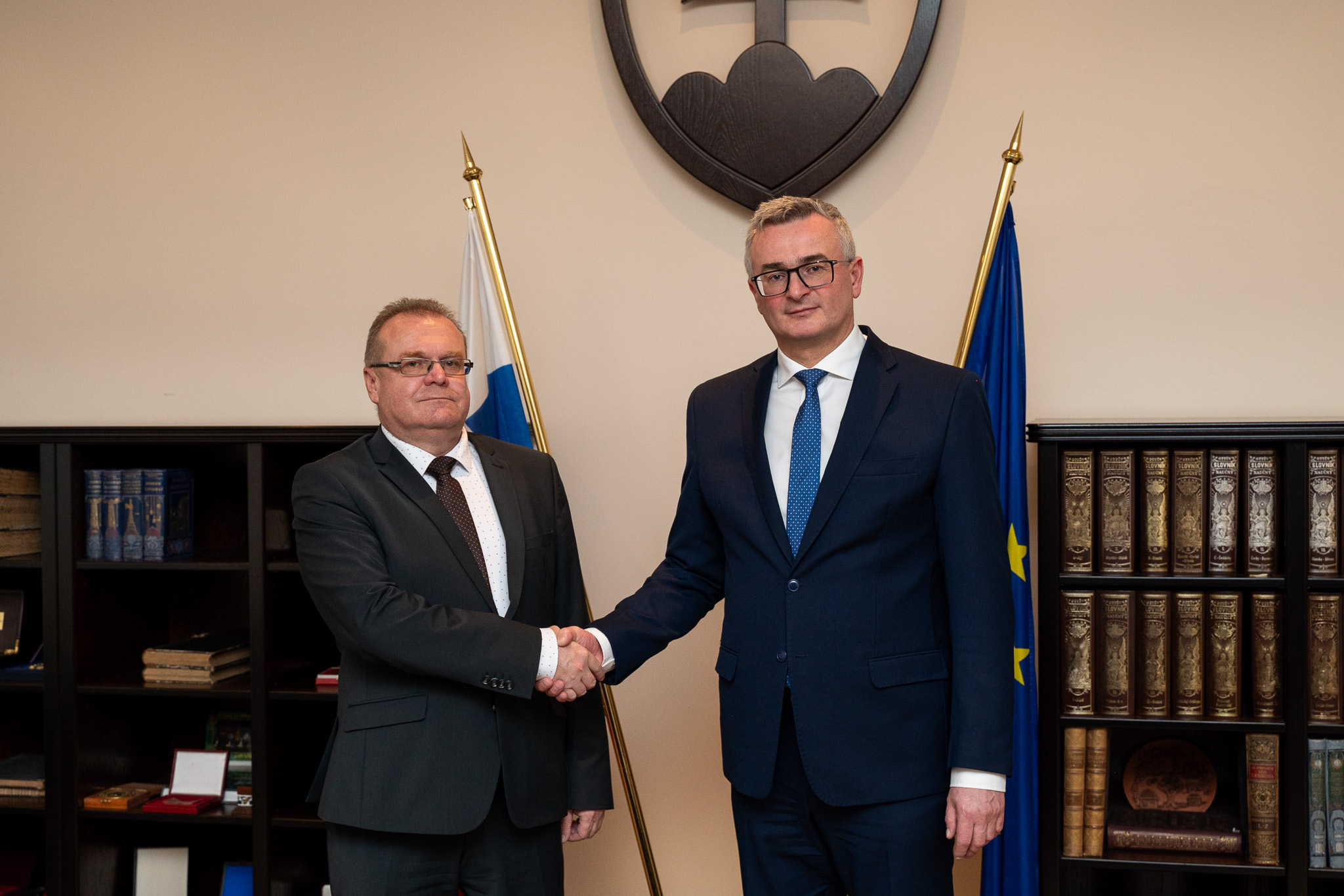 Obrázok Predseda Ústavného súdu Slovenskej republiky a dekan Právnickej fakulty Univerzity Mateja Bela podpísali memorandum o spolupráci